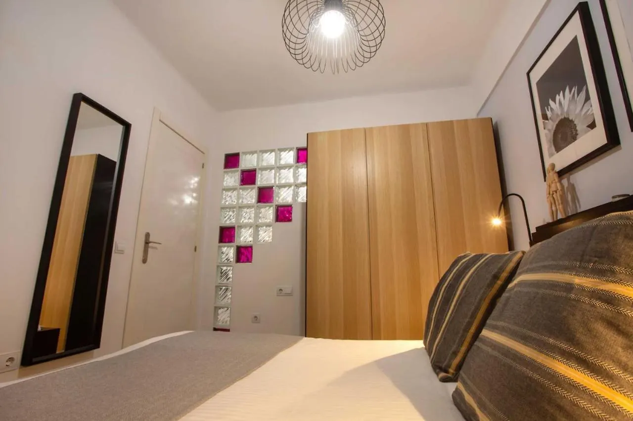 Holidays2Malaga Lagunillas 3 Bedrooms Downtown Local Area 500Mb Free Wifi 0*,